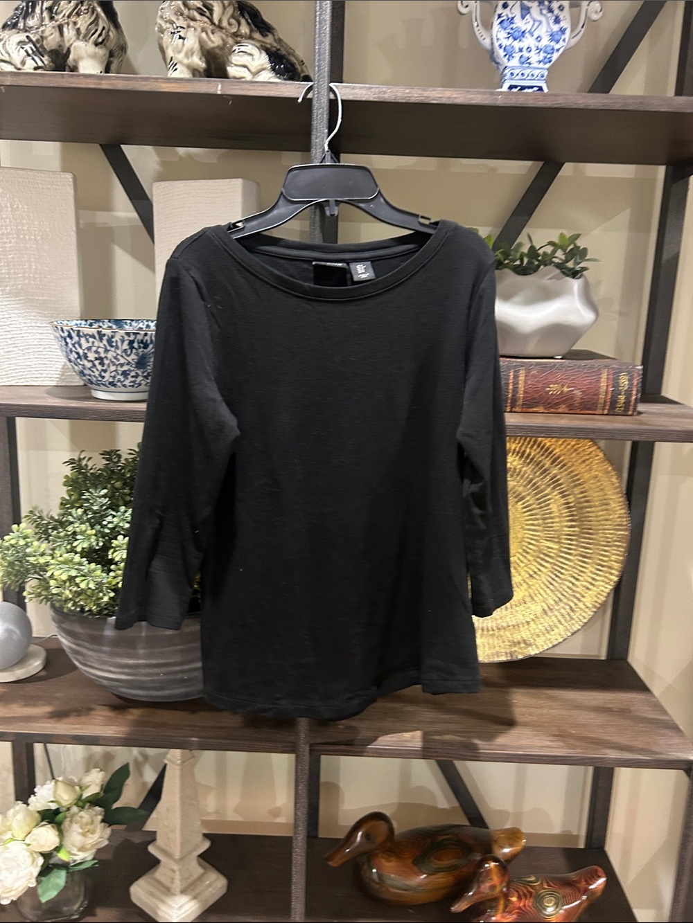 Jones & Co small Black Women's Crewneck Long Sleeve Top - Unbranded